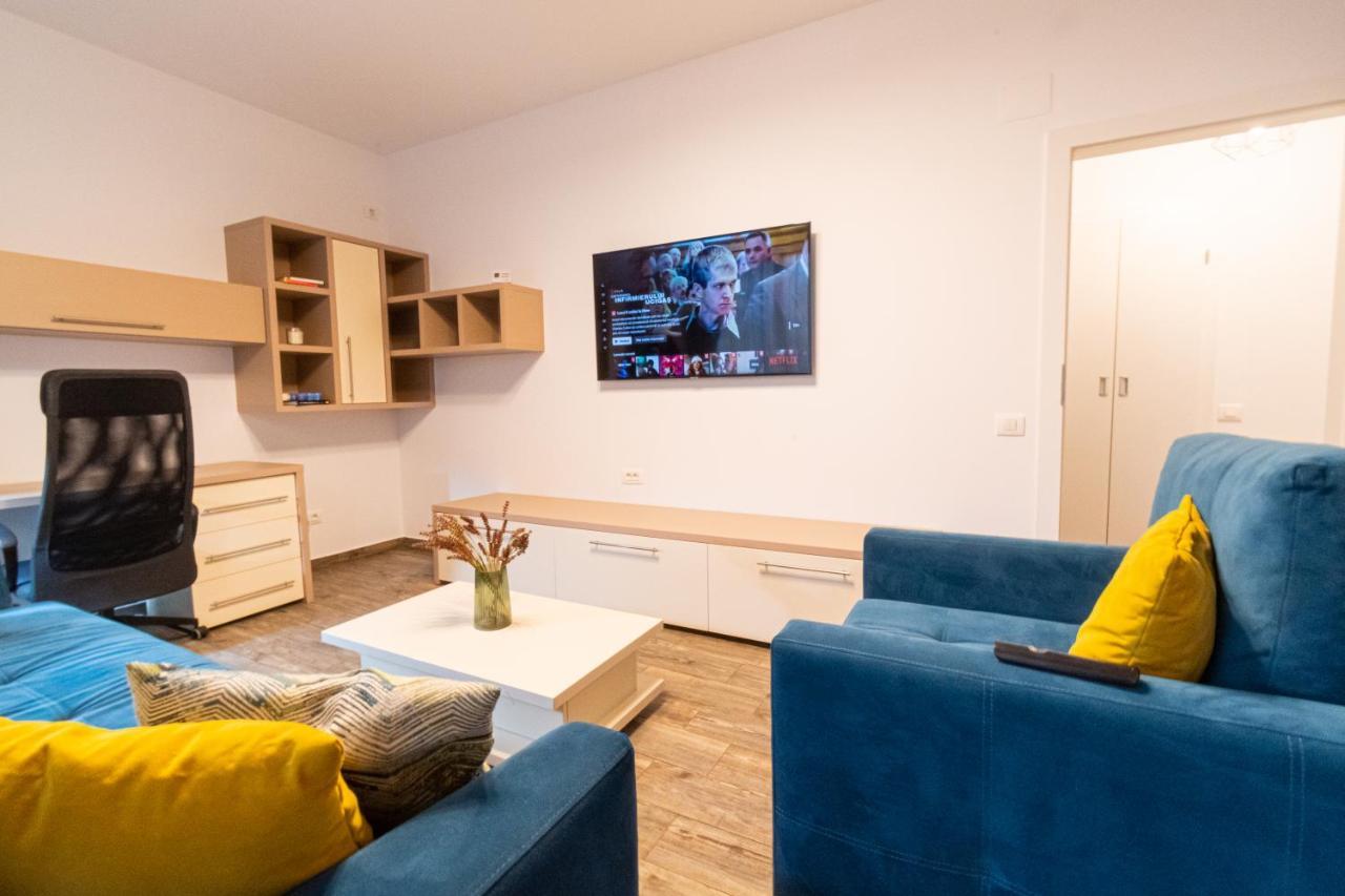 Yan Apartment - Near Mall & Free Private Parking Braşov Eksteriør billede