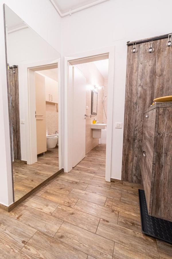 Yan Apartment - Near Mall & Free Private Parking Braşov Eksteriør billede