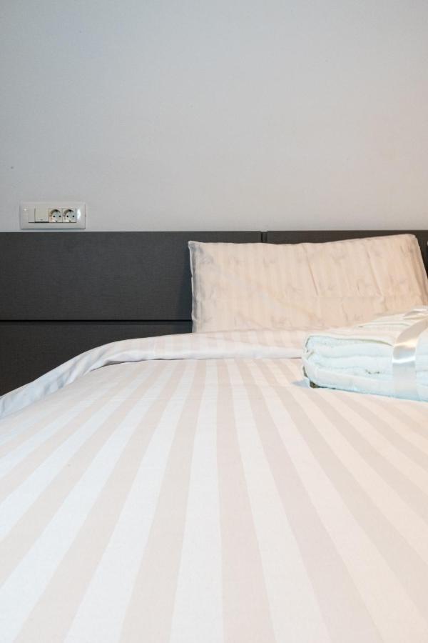 Yan Apartment - Near Mall & Free Private Parking Braşov Eksteriør billede